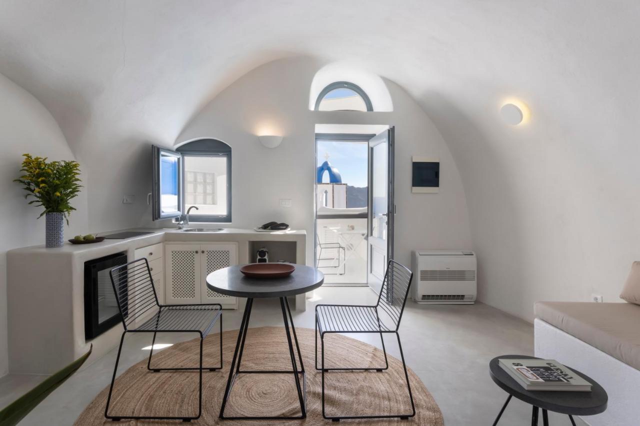 Bluedome Cavehouses By Otium Villas Oia Exterior photo