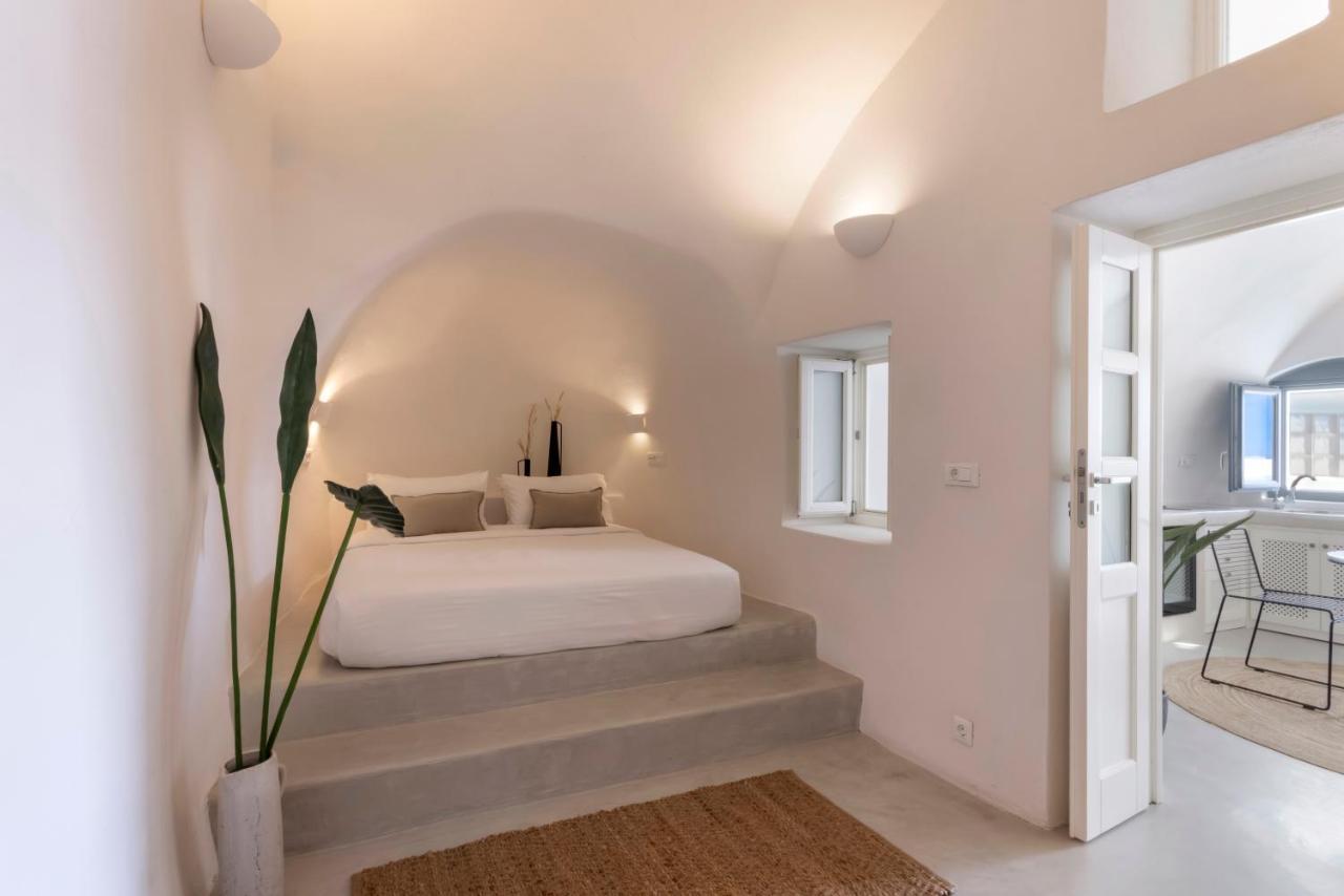Bluedome Cavehouses By Otium Villas Oia Exterior photo