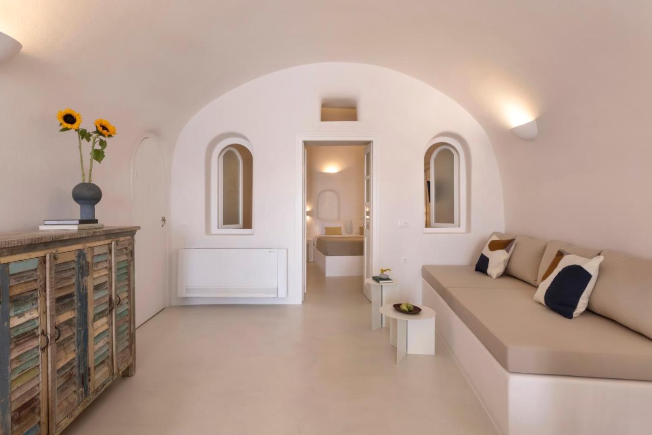Bluedome Cavehouses By Otium Villas Oia Exterior photo