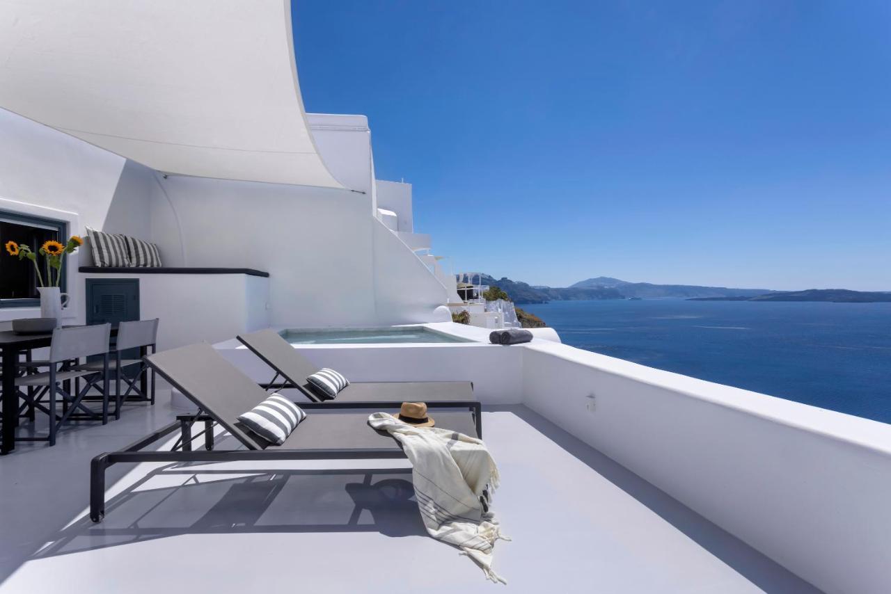 Bluedome Cavehouses By Otium Villas Oia Exterior photo