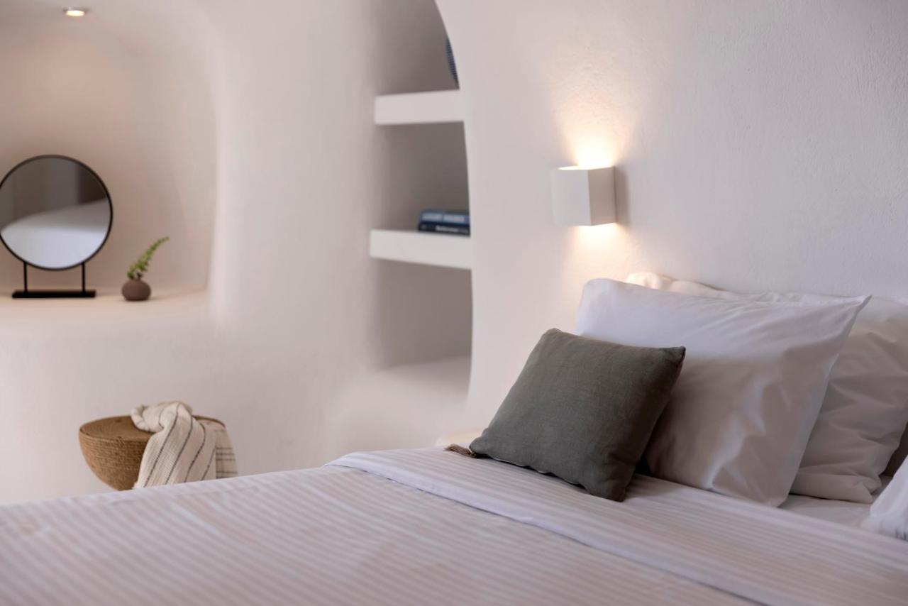 Bluedome Cavehouses By Otium Villas Oia Exterior photo