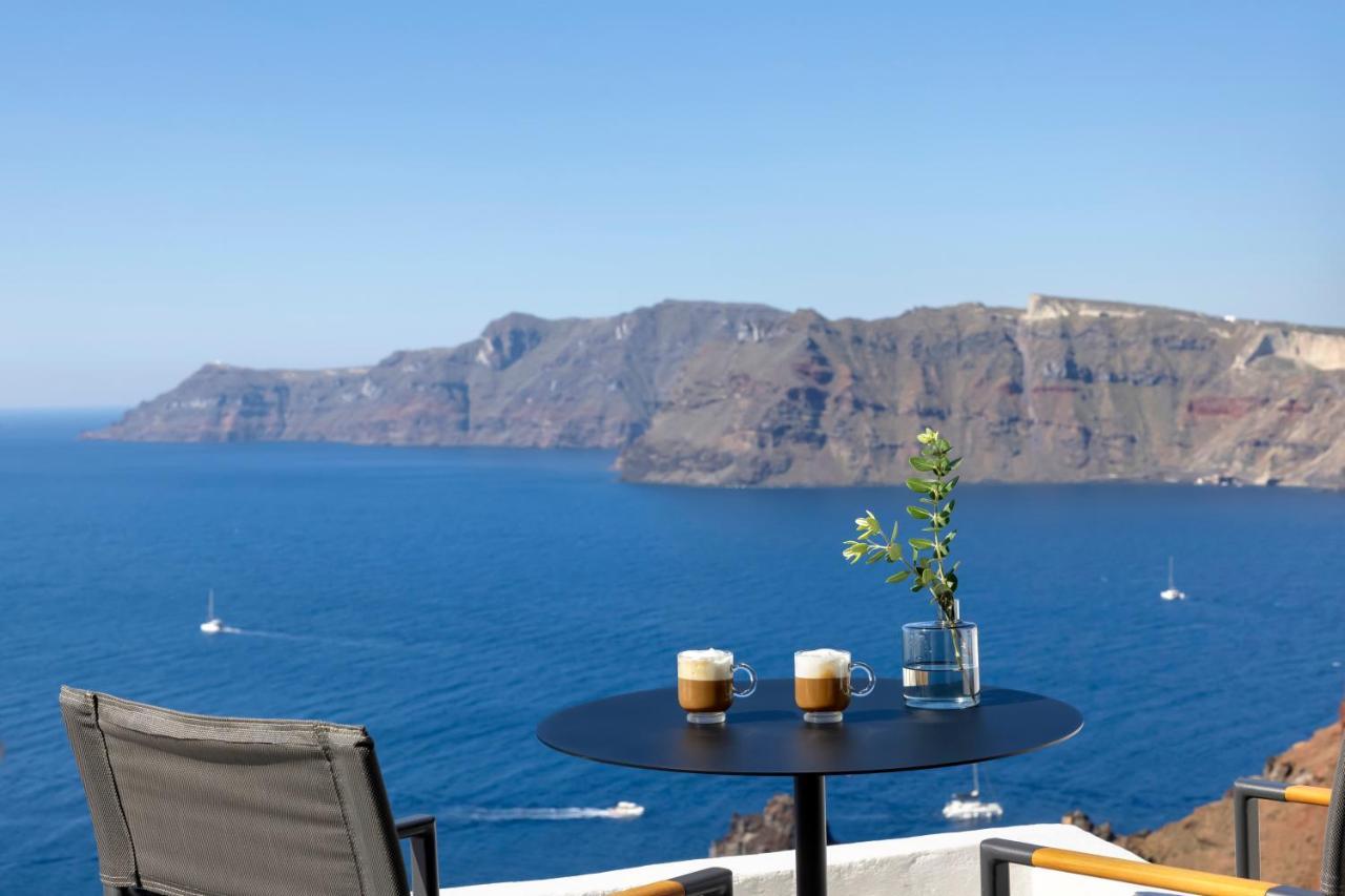Bluedome Cavehouses By Otium Villas Oia Exterior photo