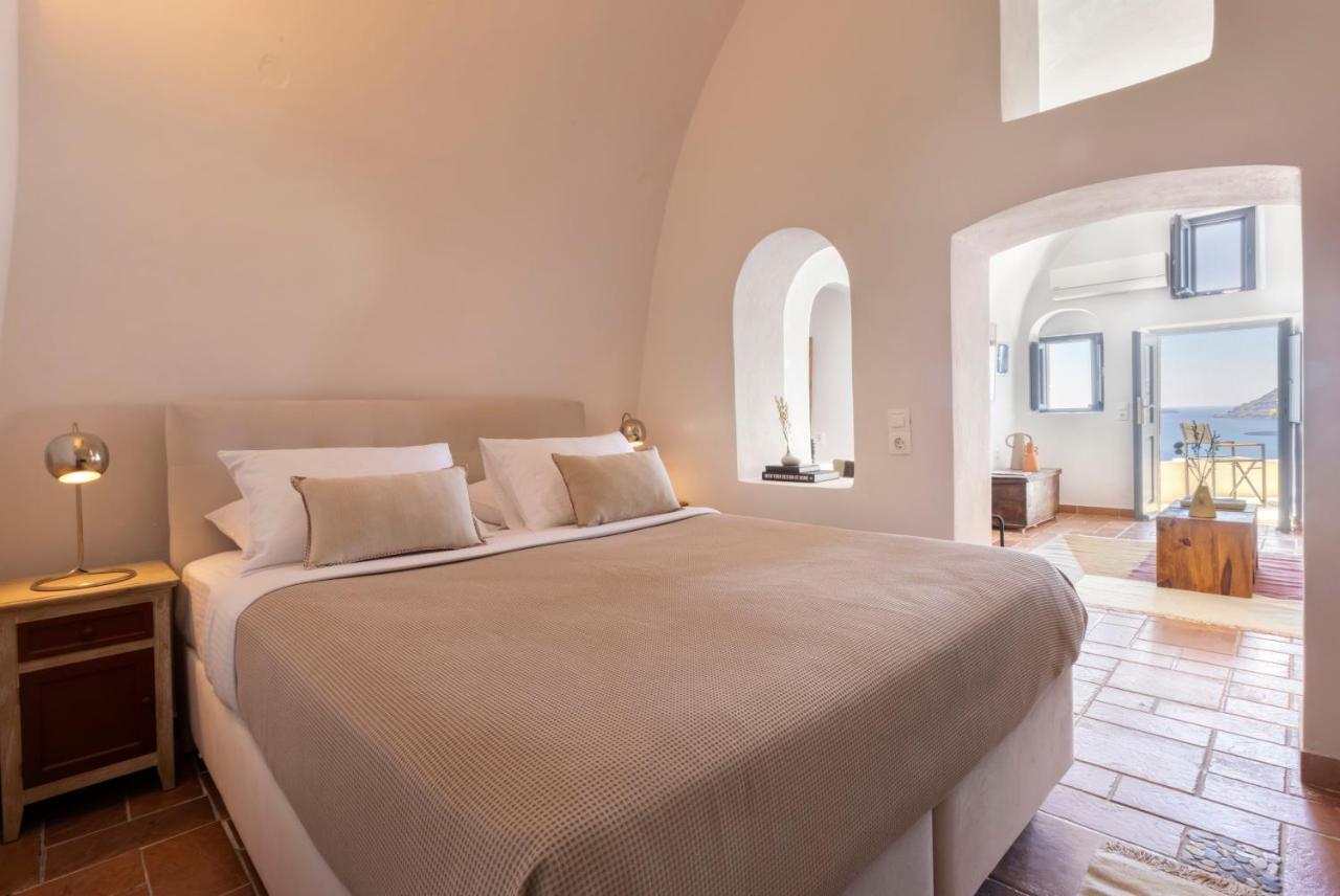 Bluedome Cavehouses By Otium Villas Oia Exterior photo